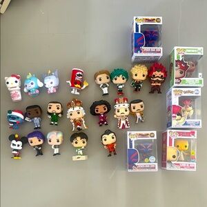 Funko Pop collection - 26 Funko Pops of multiple fandoms